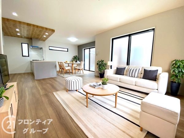 姫路市飾磨区阿成渡場　新築一戸建て　全３区画　2号棟