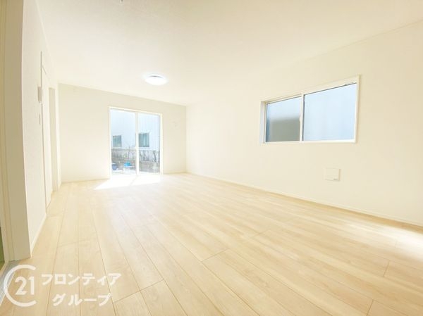 加古川市別府町新野辺北町２丁目　新築一戸建て　第７　３号棟