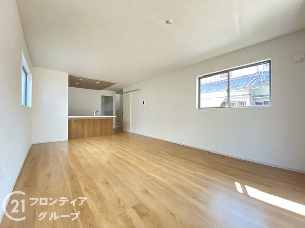 加古川市平岡町新在家　新築一戸建て　９期　２号棟