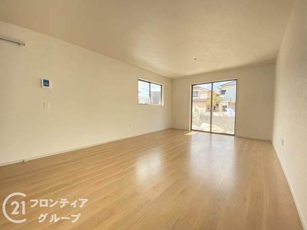 加古川市平岡町新在家　新築一戸建て　９期　２号棟