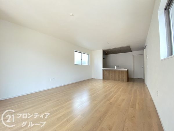 加古川市平岡町新在家　新築一戸建て　９期　２号棟