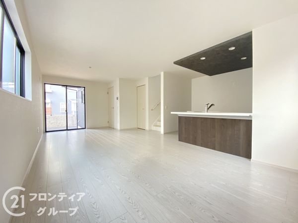 加古川市平岡町新在家　新築一戸建て　９期　１号棟