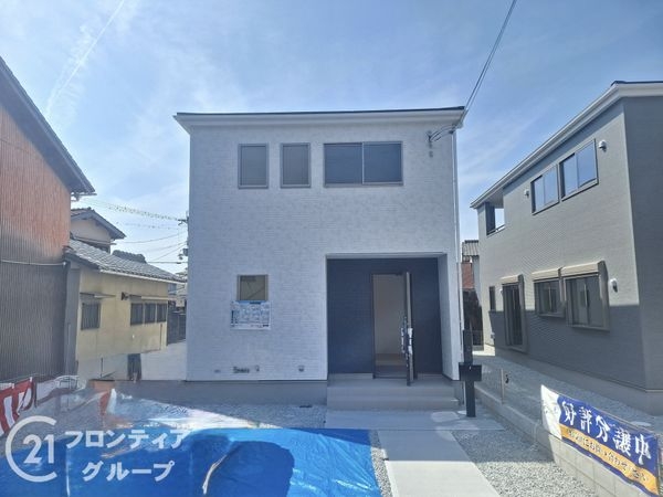加古川市米田町平津　新築一戸建て　２号棟