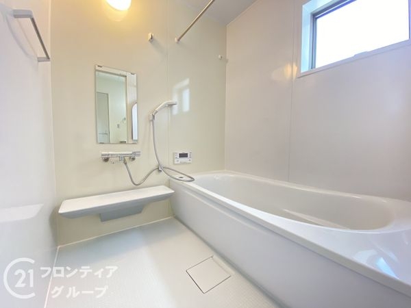 加古川市米田町平津　新築一戸建て　２号棟