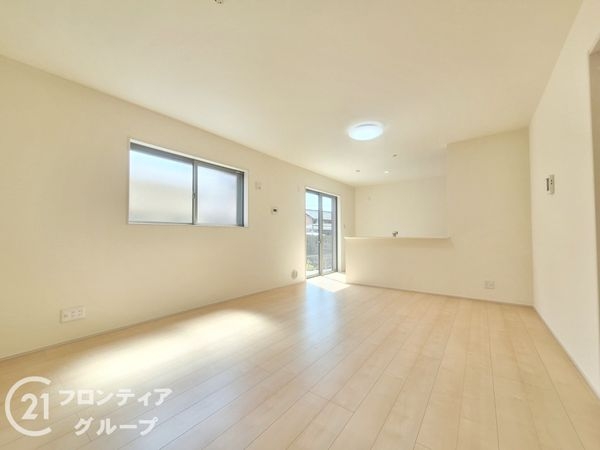 加古川市米田町平津　新築一戸建て　２号棟