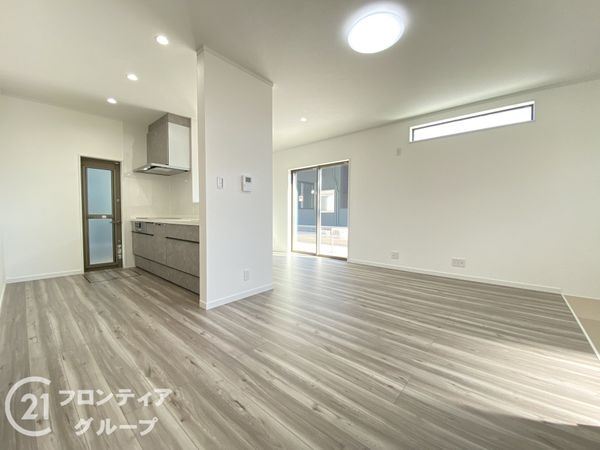 加古川市平岡町八反田　新築一戸建て　８号地