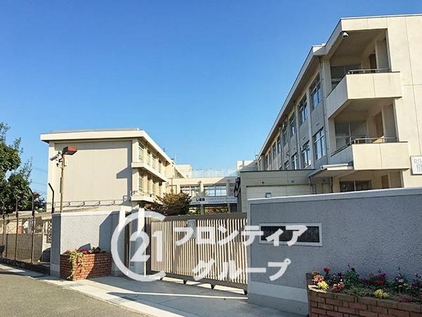 姫路市飾磨区今在家4丁目の中古一戸建て(姫路市立飾磨西中学校)