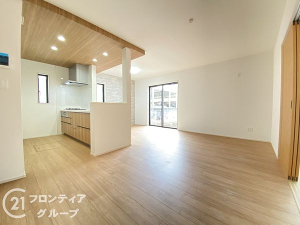 加古川市別府町新野辺　新築一戸建て　２期　１号棟