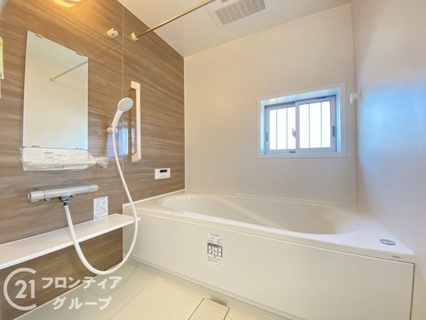 三木市緑が丘町西３丁目　新築一戸建て　2号棟