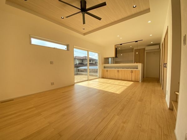 三木市志染町青山6丁目　新築一戸建て