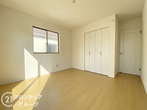 三木市緑が丘町西２丁目　新築一戸建て　２号棟
