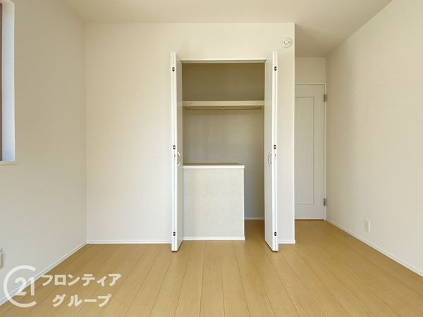三木市緑が丘町西２丁目　新築一戸建て　２号棟