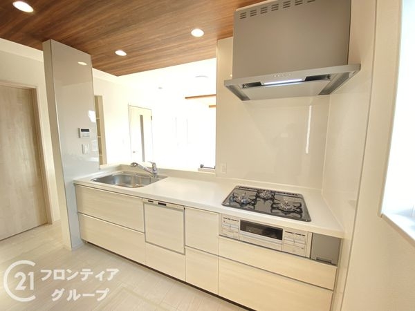 三木市緑が丘町本町１丁目　新築一戸建て　２期　２号棟