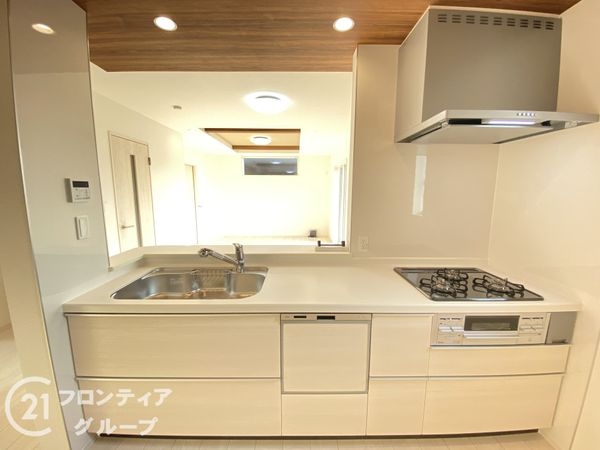 三木市緑が丘町本町１丁目　新築一戸建て　２期　２号棟