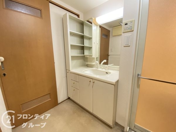 ディアエスタ・ミオ別府ラフィナス 中古マンション(洗面台・洗面所)