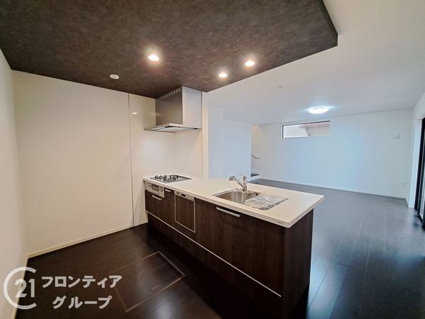 加古川市平岡町高畑　新築一戸建て　８期　１号棟