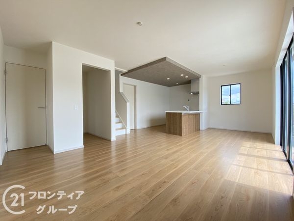加古川市八幡町上西条　新築一戸建て　1期　2号棟