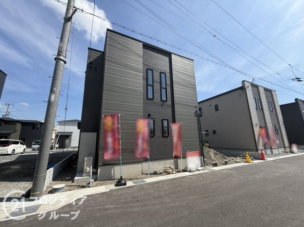 姫路市花田町小川　新築一戸建て　２号棟