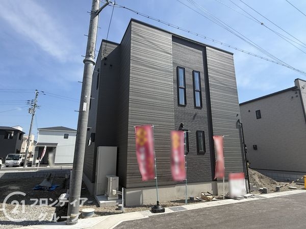 姫路市花田町小川　新築一戸建て　２号棟