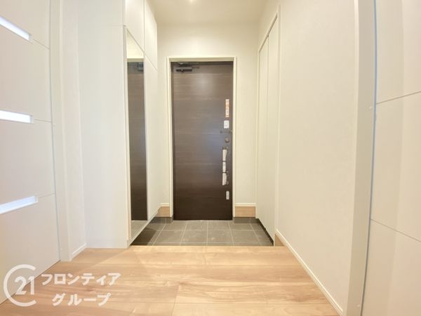 姫路市花田町小川 新築一戸建て 3号棟(玄関)