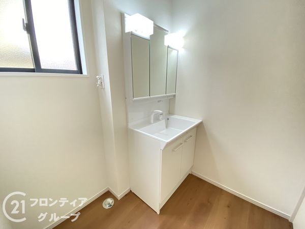 姫路市飾磨区今在家 新築一戸建て 1期 全1区画(洗面台・洗面所)
