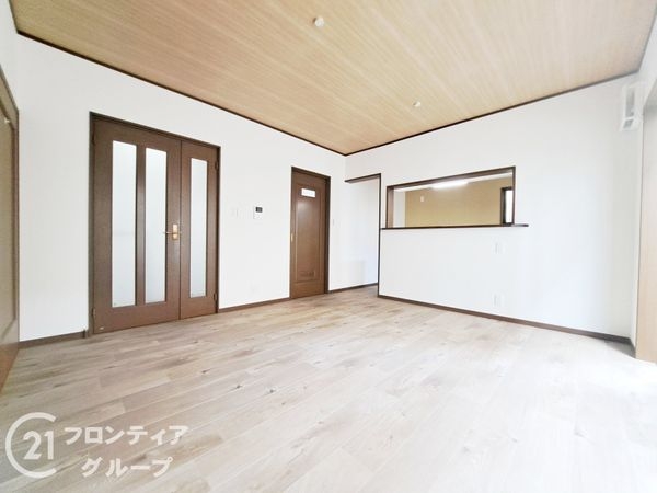 姫路市飾磨区阿成中垣内の中古一戸建て(リビング)