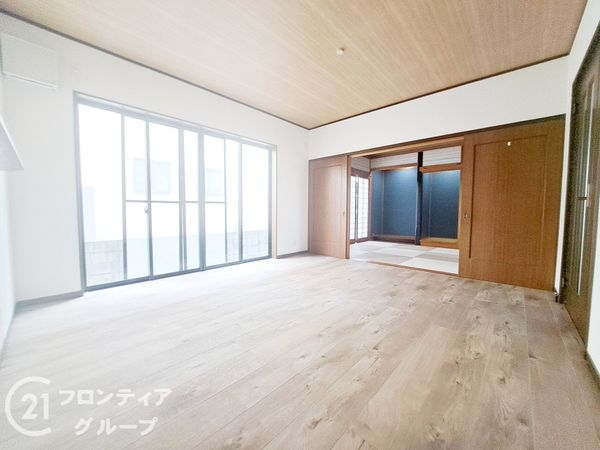 姫路市飾磨区阿成中垣内の中古一戸建て(リビング)