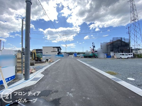 姫路市奥山 新築一戸建て 4期 2号棟(前面道路含む現地写真)