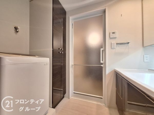 プレサンスロジェ姫路2 中古マンション(洗面台・洗面所)