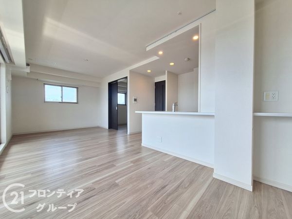 プレサンスロジェ姫路2 中古マンション(リビング)