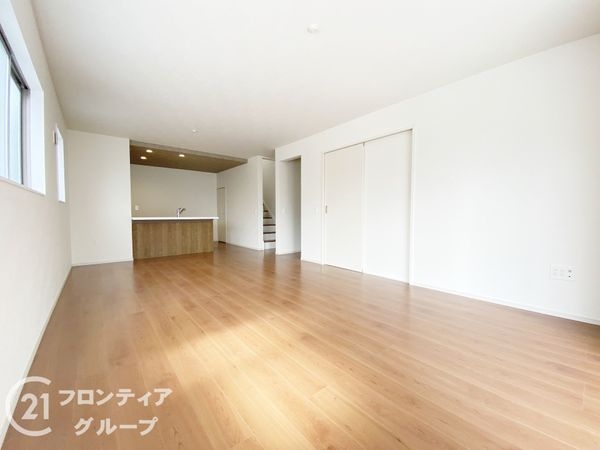 三木市自由が丘本町２丁目　新築一戸建て　１期　２号棟