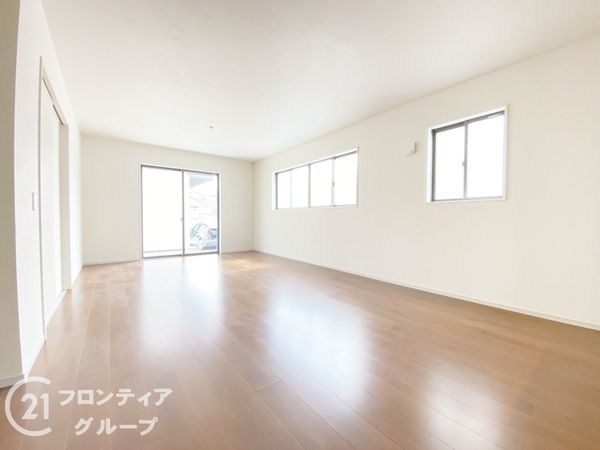 三木市自由が丘本町２丁目　新築一戸建て　１期　２号棟