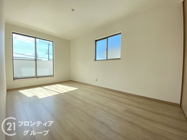 三木市志染町青山１丁目　新築一戸建て　２号棟