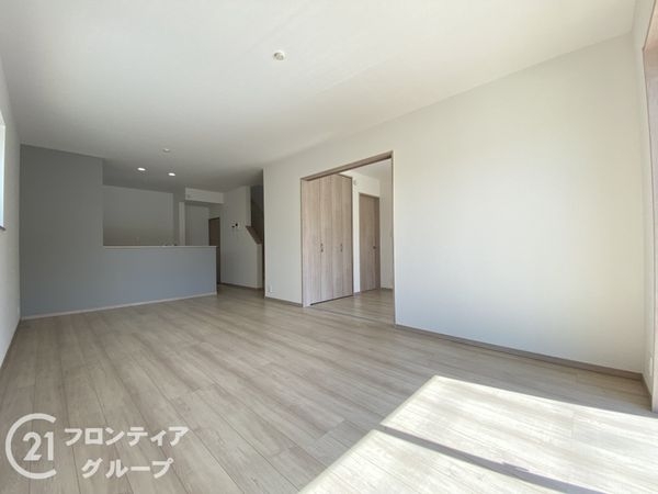 三木市志染町青山１丁目　新築一戸建て　２号棟