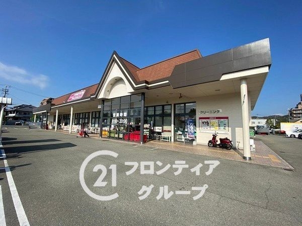 パレ・ロワイヤル田寺東　中古マンション(マックスバリュ安室店)