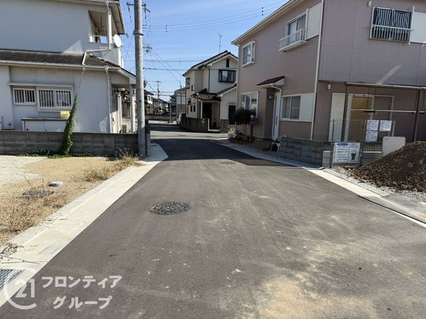 加古川市野口町野口 新築一戸建て 第7 2期 10号棟(前面道路含む現地写真)