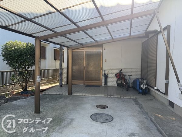 姫路市御国野町御着の中古一戸建て(玄関)