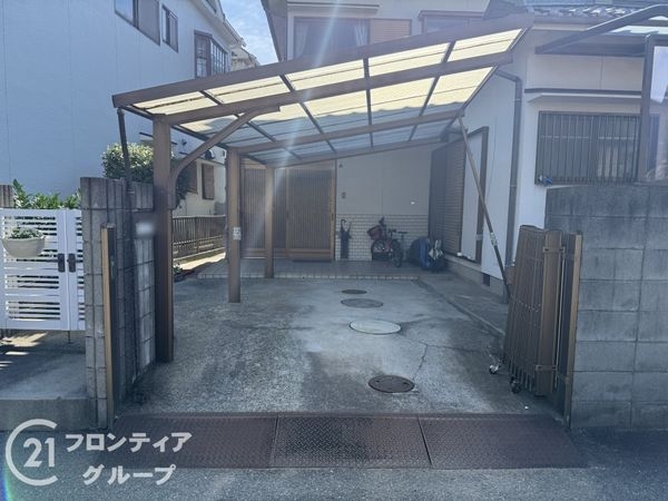 姫路市御国野町御着の中古一戸建て(駐車場)