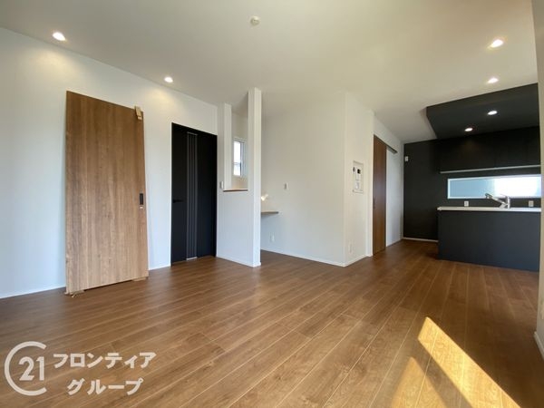 揖保郡太子町鵤　新築一戸建て　２号棟
