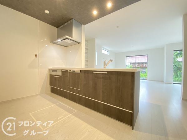揖保郡太子町鵤　新築一戸建て　１期　２号棟