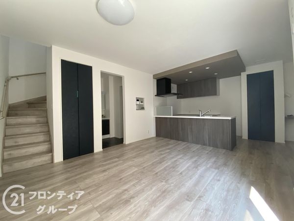 姫路市飾磨区中島１丁目　新築一戸建て　５号棟