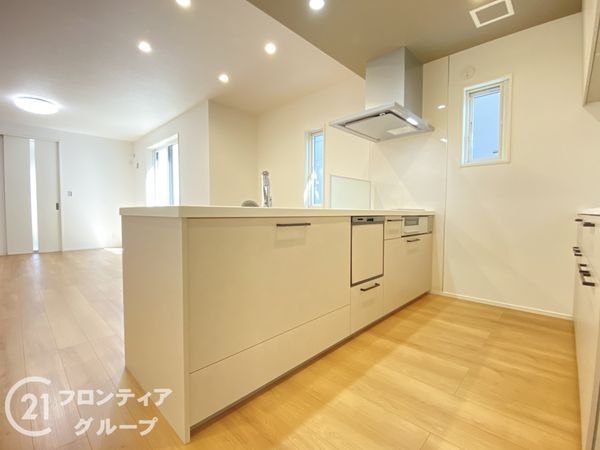 姫路市飾磨区中島１丁目　新築一戸建て　２号棟