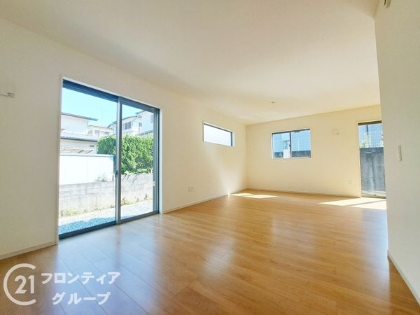 三木市緑が丘町中３丁目　新築一戸建て　１期　全１区画