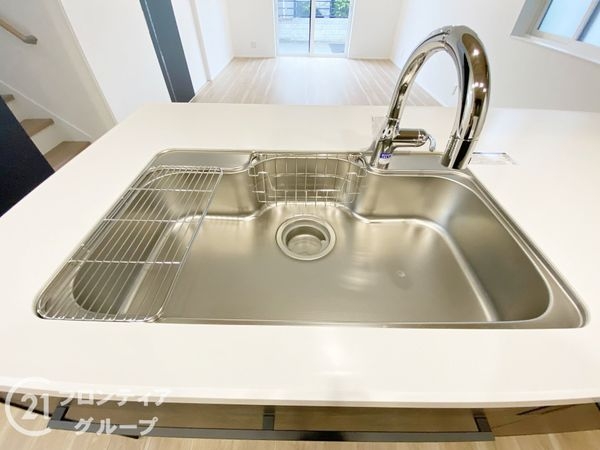 加古川市加古川町中津　新築一戸建て　２号棟