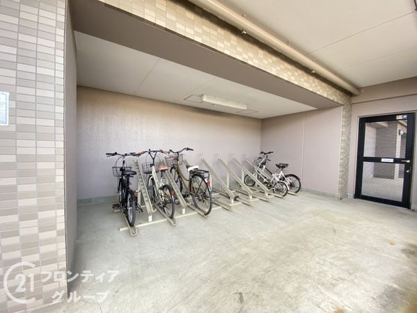 ロワイヤル岡田・手柄山公園　中古マンション