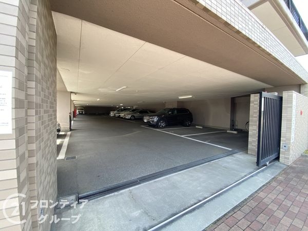 ロワイヤル岡田・手柄山公園　中古マンション