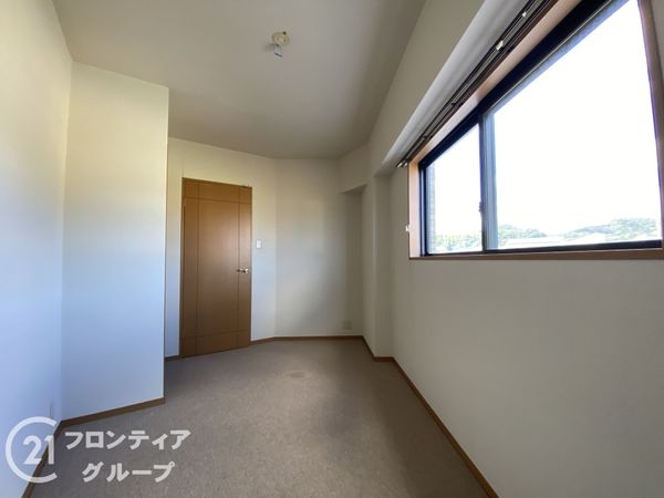 ロワイヤル岡田・手柄山公園　中古マンション