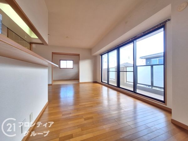 ロワイヤル岡田・手柄山公園　中古マンション