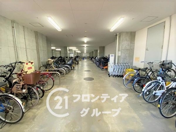 メガシティタワーズ　ザ・ウエスト　中古マンション