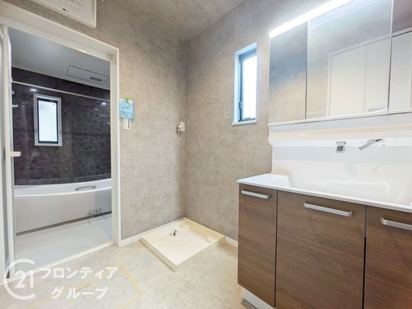 八尾市東本町５丁目　新築一戸建て